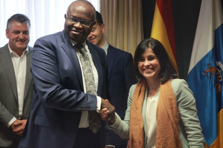 Encuentro en el Parlamento canario