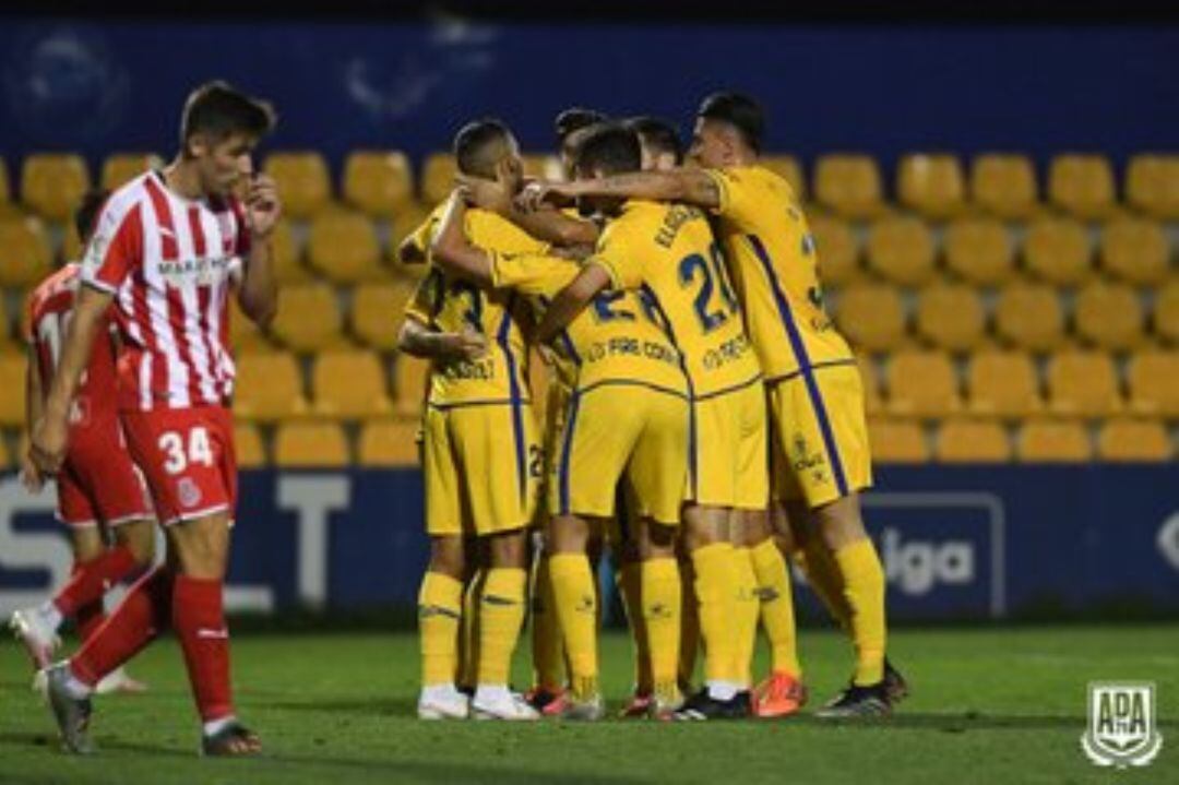Jugadores del Alcorcón celebrando un gol