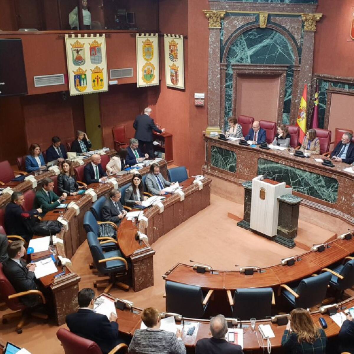 La Asamblea aprueba por unanimidad una ley que regula los senderos señalizados de la Región