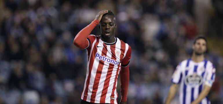 GRA240. A CORUÑA, 03/01/2015.- El centrocampista del Athletic Club Iñaki Williams durante el partido de la decimoséptima jornada de la Liga de Primera División que Deportivo y Athletic Club disputan esta noche en el estadio de Riazor, en A Coruña. EFE/Cabalar