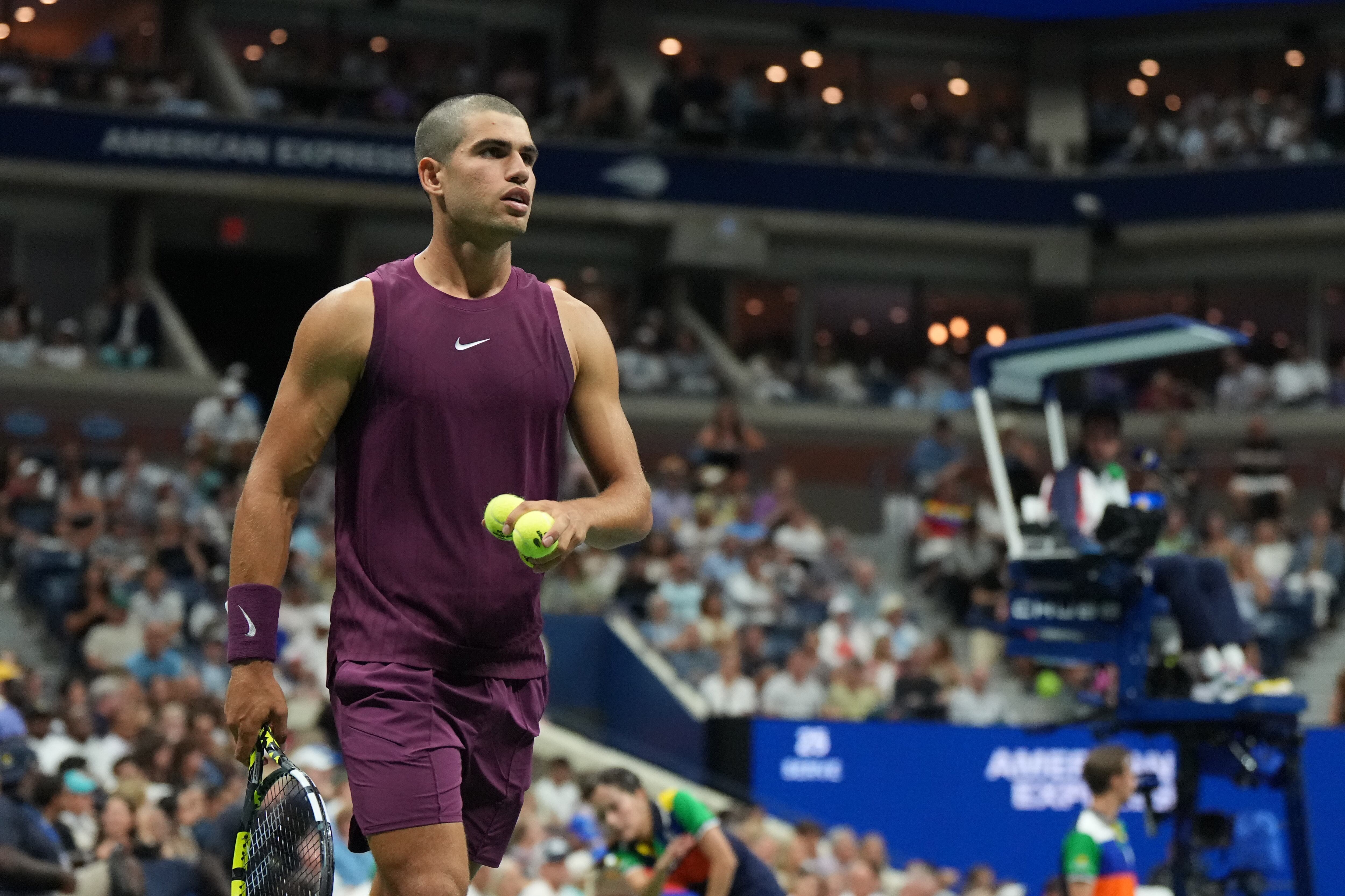 Carlos Alcaraz supera los dieciseisavos del US Open con susto