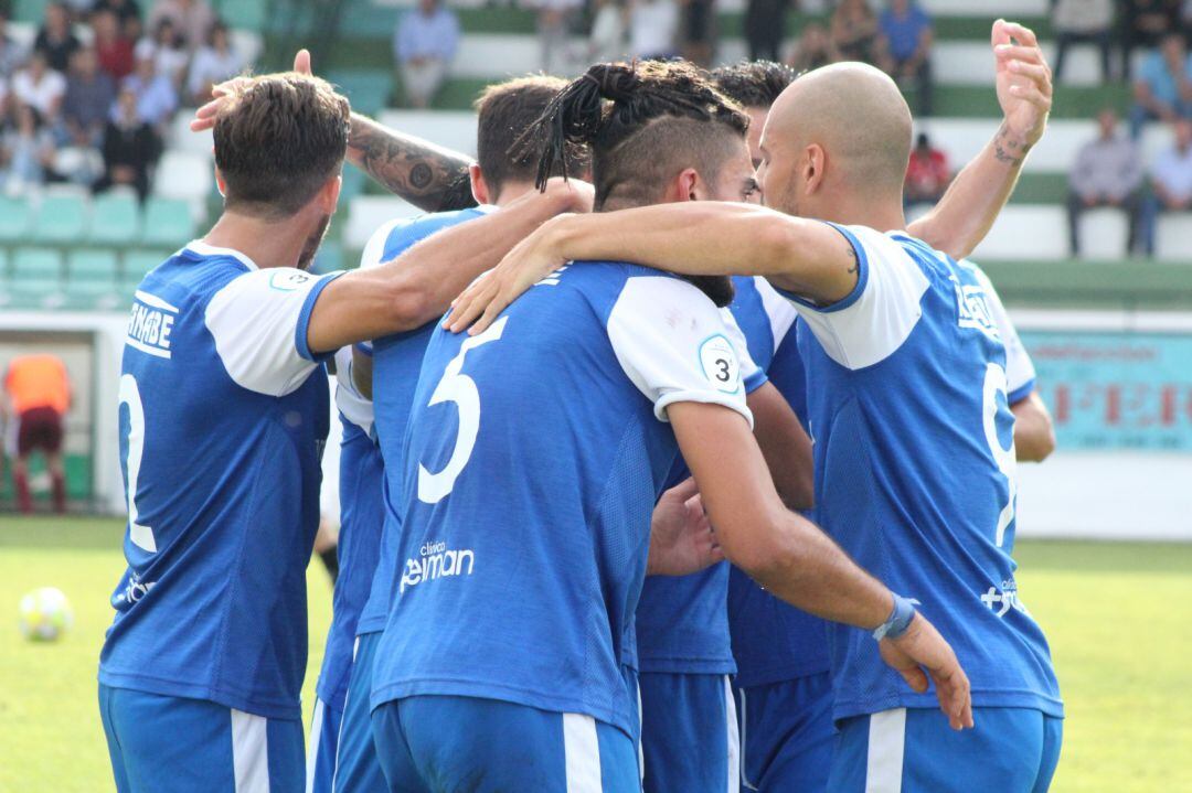 Jugadores del Xerez DFC celebrando un gol esta temporada