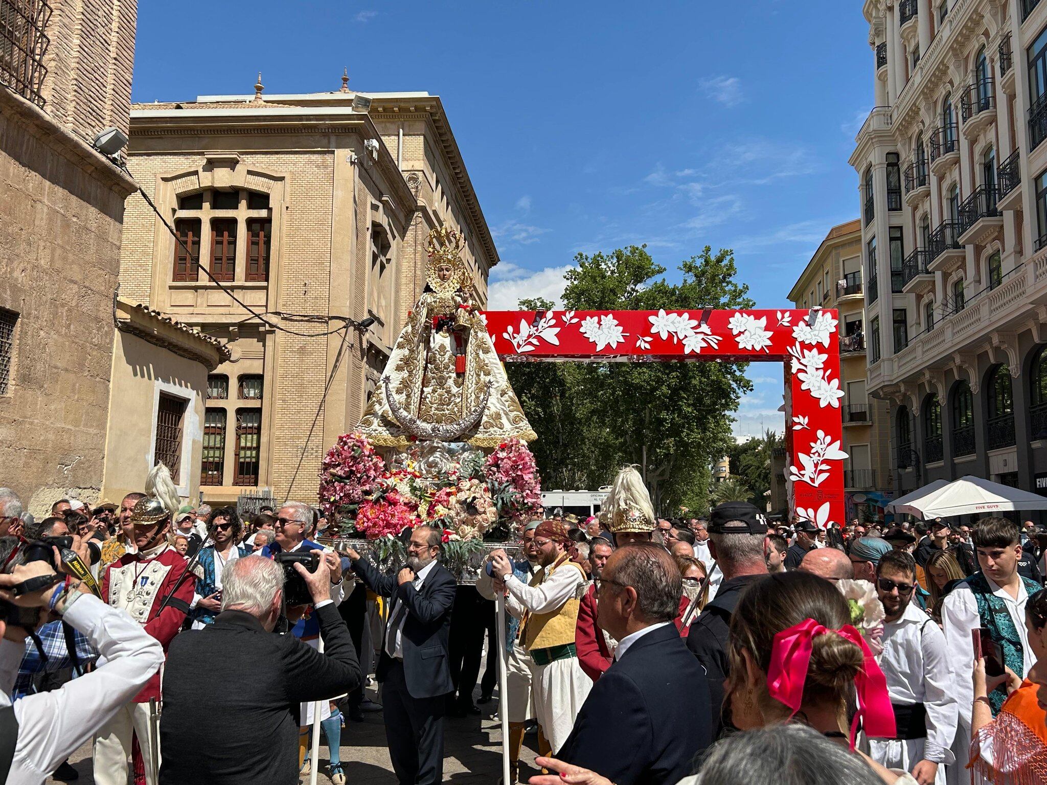 Procesión de la Virgen de la Fuensanta el día del Bando de la Huerta, dentro de las Fiestas de Primavera 2025.