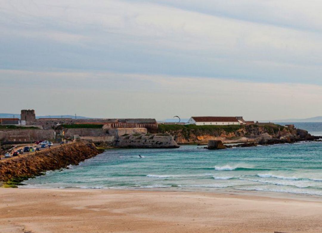 El CIE de Tarifa se asienta sobre la denominada Isla de las Palomas.