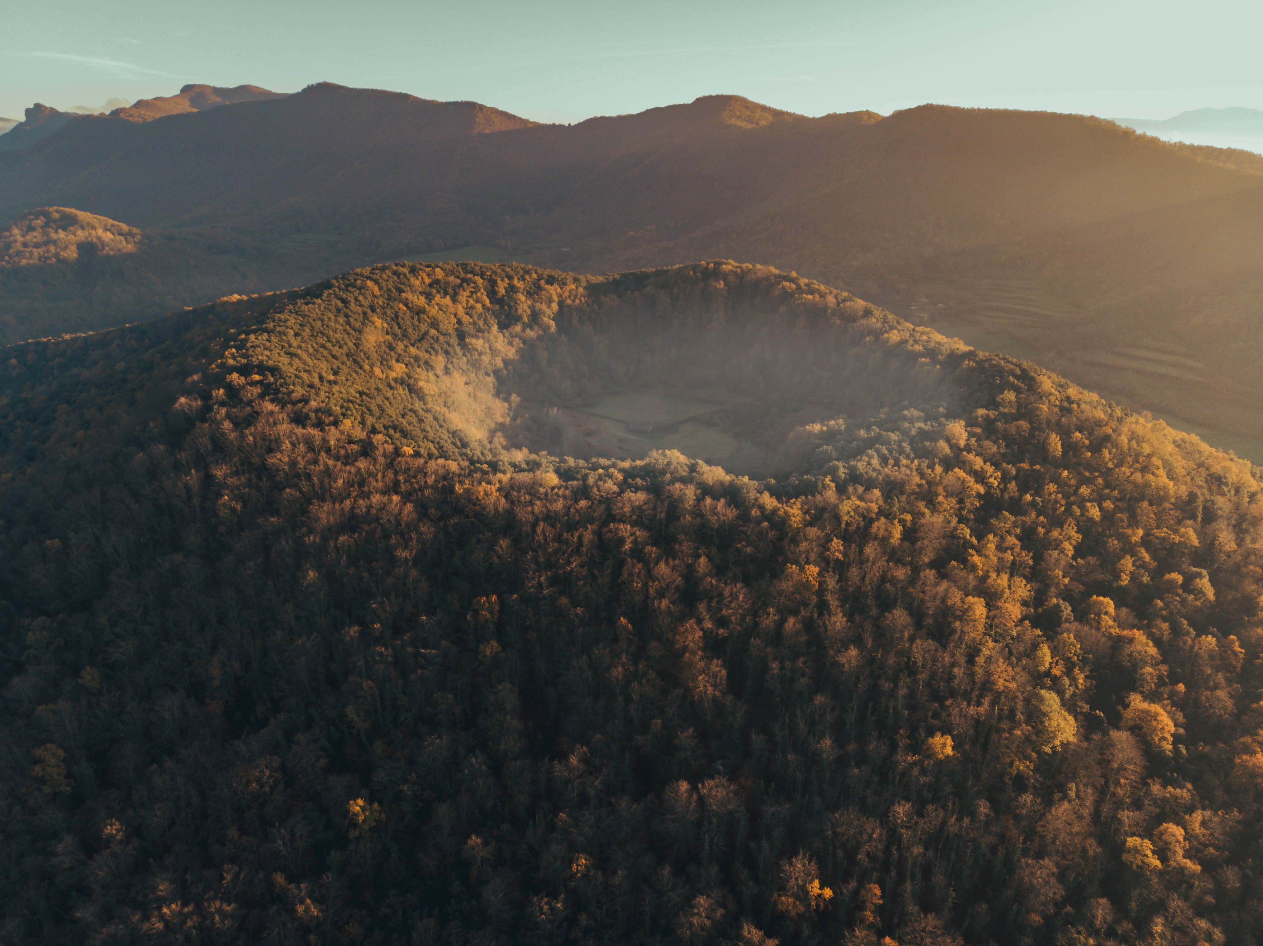 Imagen aérea del volcán de Santa Magarida, en la región de La Garrotxa, Girona