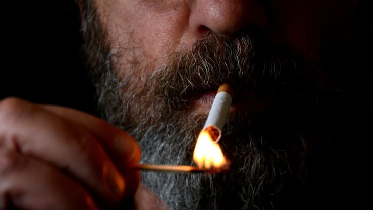 'Fumar no puede ser un salvoconducto de riesgo para quitarse la mascarilla en la calle o en terrazas'