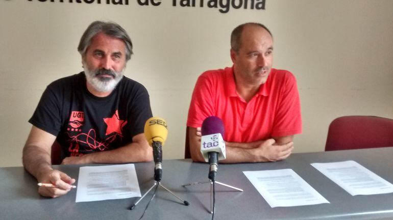 Paco López, delegat sindical a Port Aventura, i Jordi Salvadó, secretari general d'UGT a Tarragona.