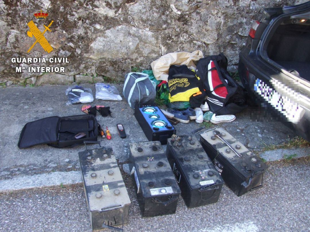 Botín incautado por la benemérita a los dos jóvenes