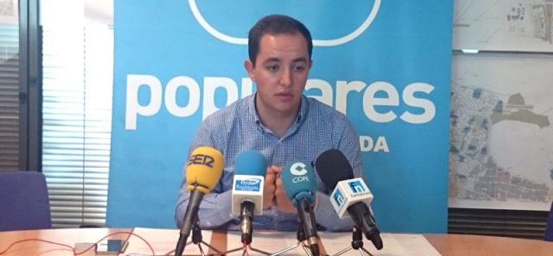 El portavoz del PP de Fuenlabrada, Sergio López, dice que no rectificarán sobre lo dicho en el caso del ex concejal José Borrás.