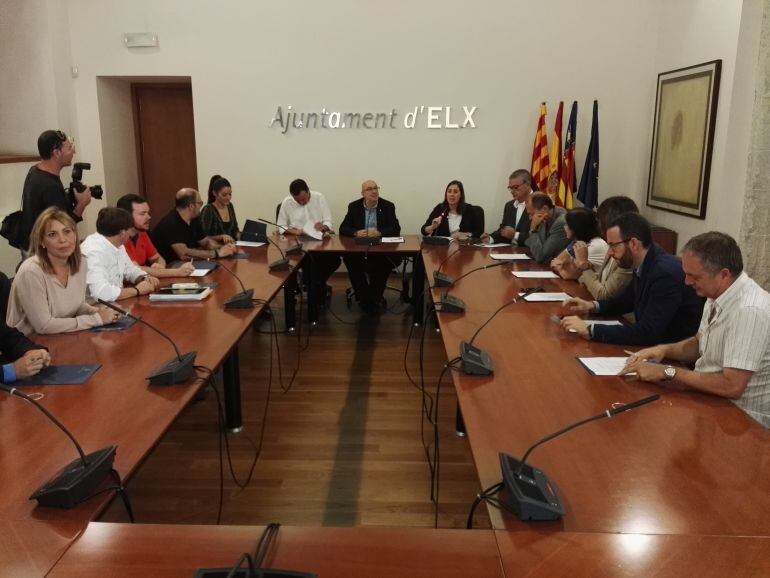 Concejales que firmaron el martes el Código del Buen Gobierno