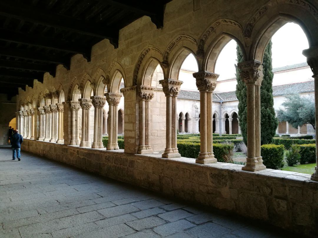 Imagen del claustro del conjunto conventual de Santa María la Real de Nieva