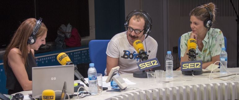 Fele Martínez y Manuela Velasco durante su entrevista con Macarena Berlín.