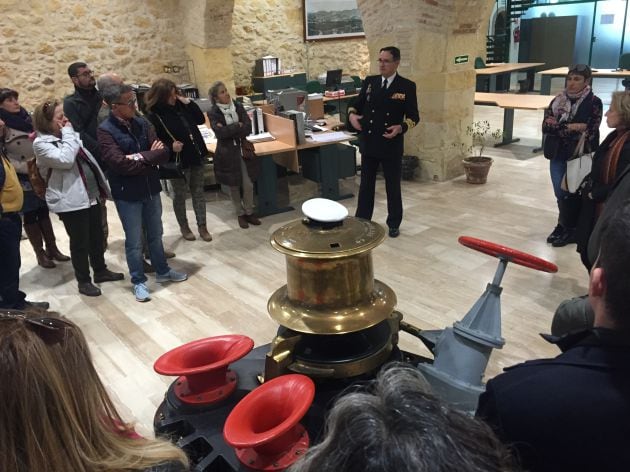 Visita a las instalaciones del Arsenal de Cartagena, guiados por el almirante jefe Aniceto Rosique