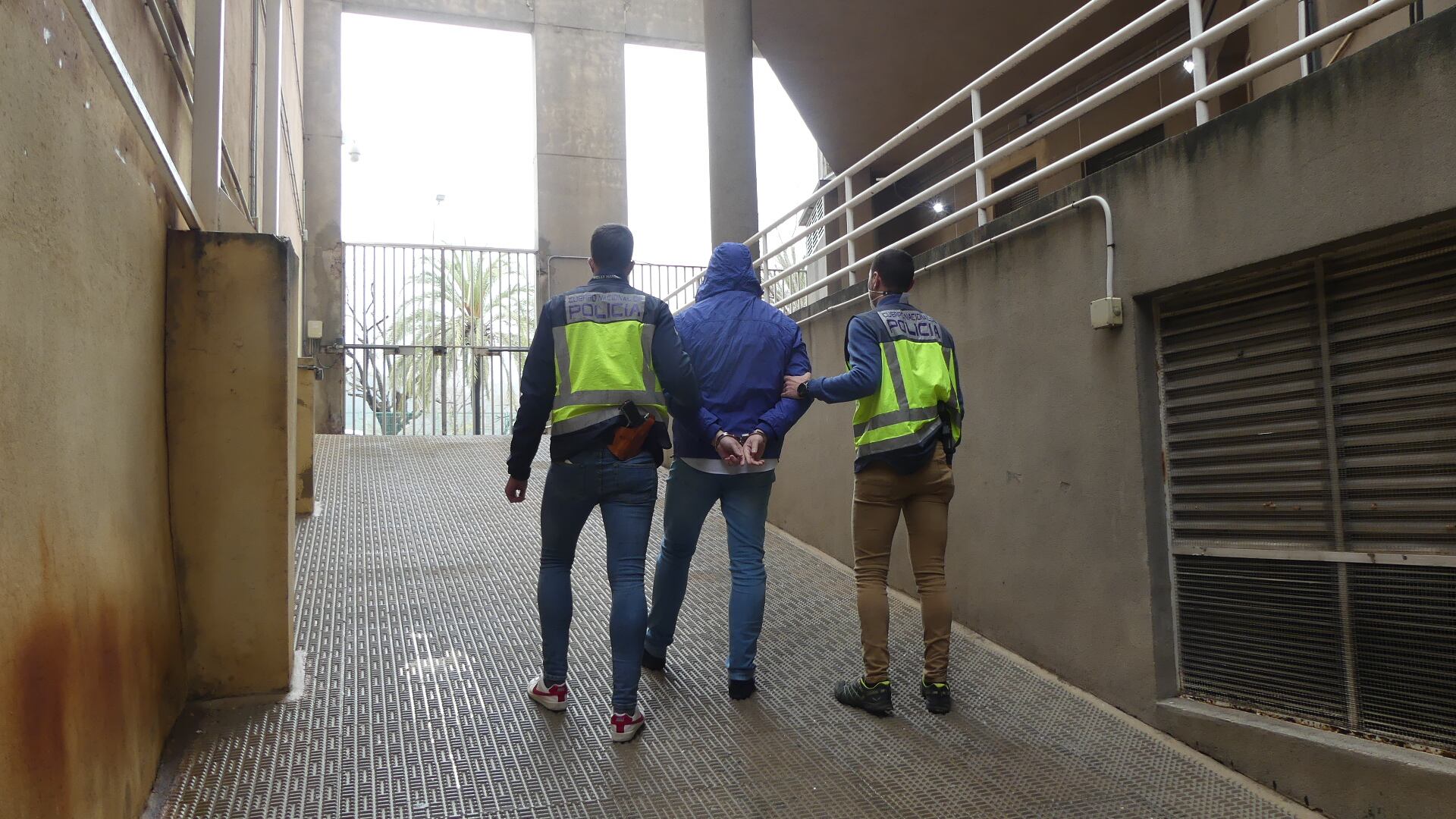 Detenido por un robo con amenazas en Gandia