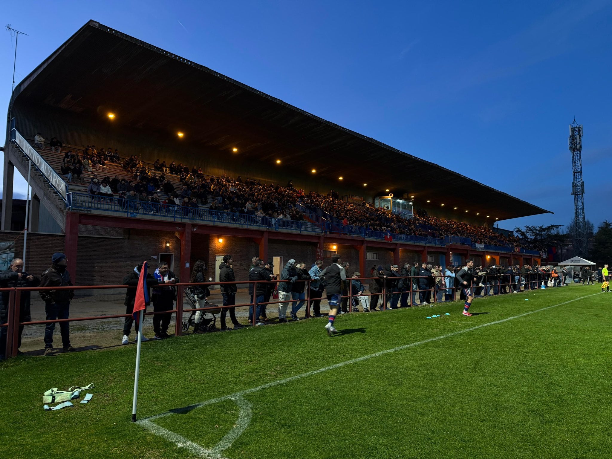 El Real Ávila se reencontró con el triunfo en el Adolfo Suárez y encadena dos victorias consecutivas