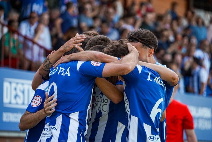 Los jugadores del Talavera celebran el gol de la victoria