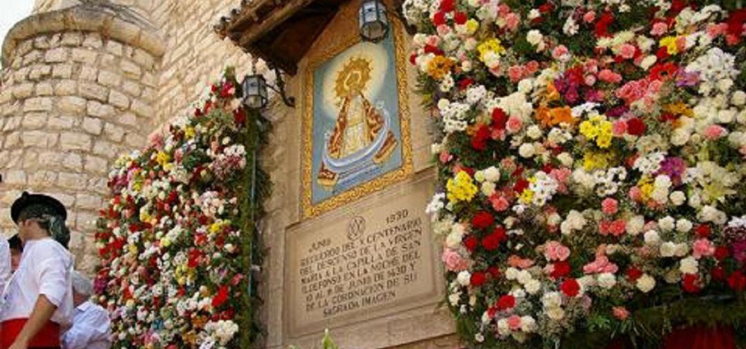 Ofrenda floral a la Virgen de la Capilla.
