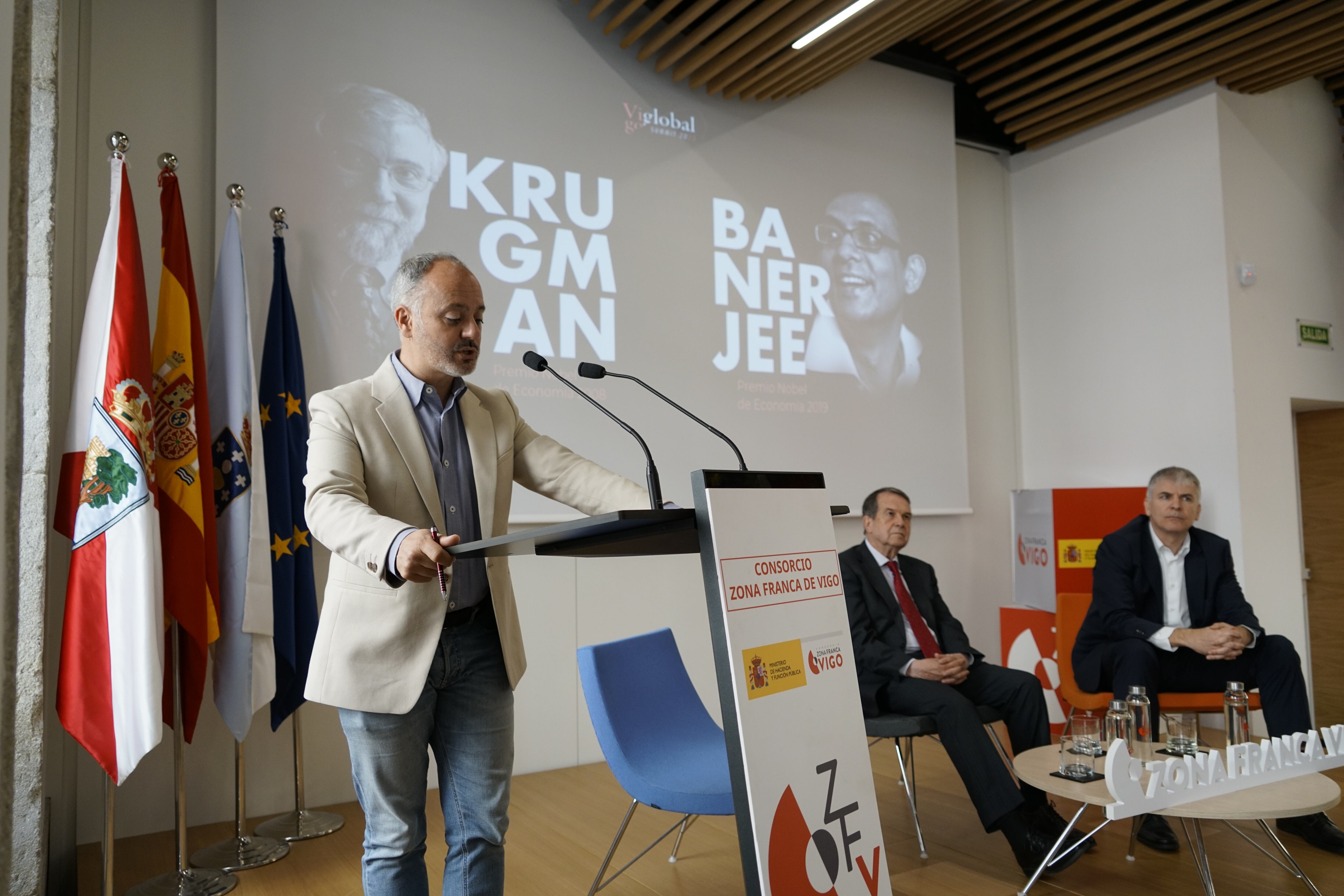 El delegado de la Zona Franca de Vigo durante la presentación del congreso