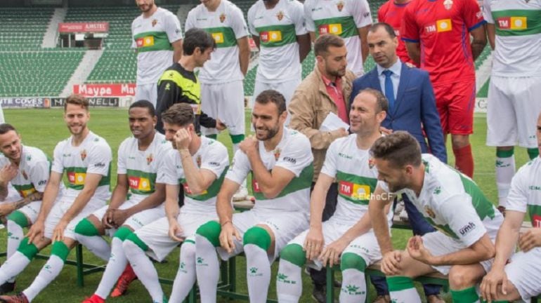 Los jugadores del Elche antes de la foto oficial que se hizo esta semana