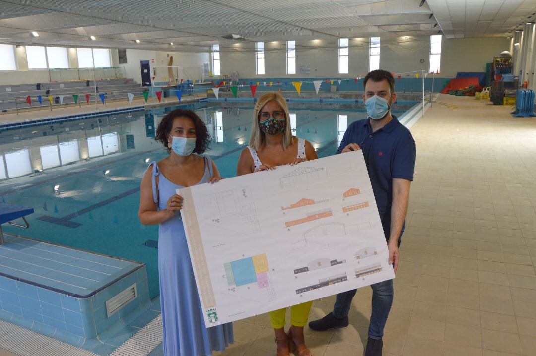 Presentación del proyecto de reforma de la piscina de Petrer que ahora se licita 