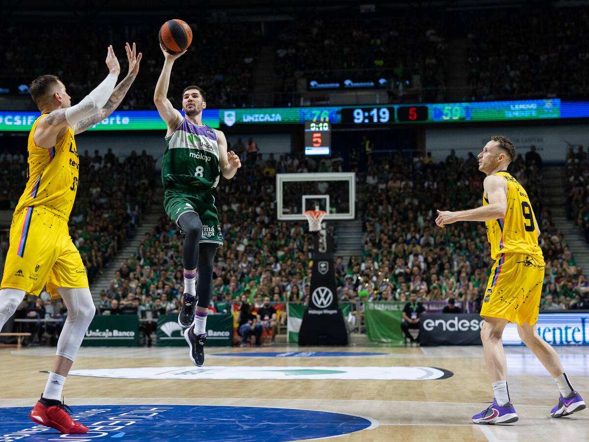 El Unicaja voló hacia semifinales tras eliminar al Tenerife