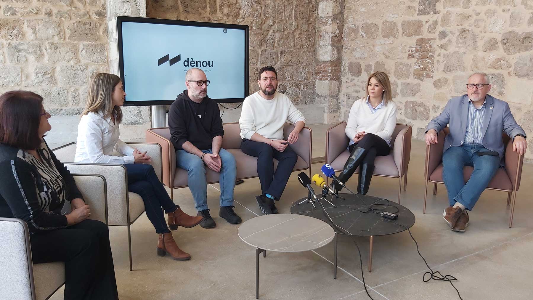 Lucía Pascual, Bea Doménech, Àlex Cerradelo, Diana Ortiz y Pau Bernabeu, durante la presentación de esta actividad en Fundició Rodes