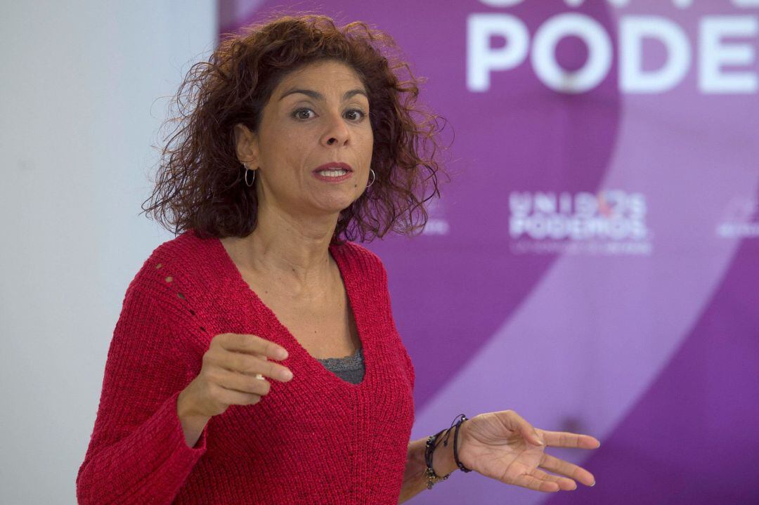 La secretaria general de Podemos Cantabria, Rosana Alonso, anuncia su candidatura a las primarias tras la dimisión de José Ramón Blanco.