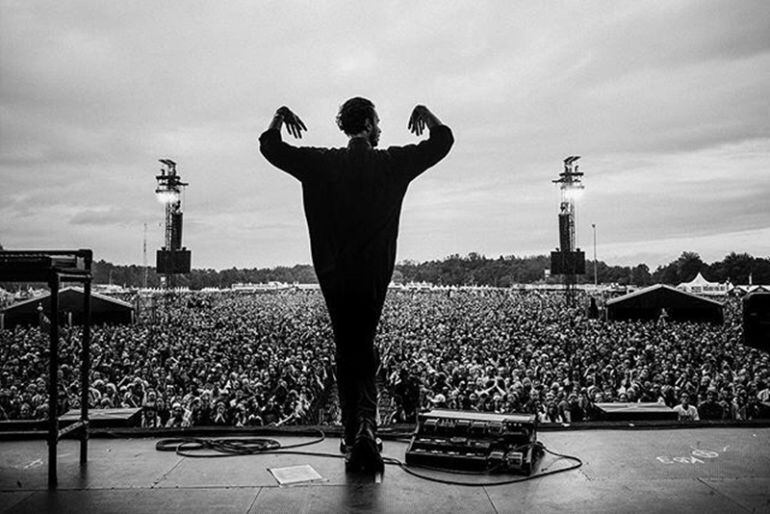Editors en un momento de su actuación en el Pinkpopfest 2018