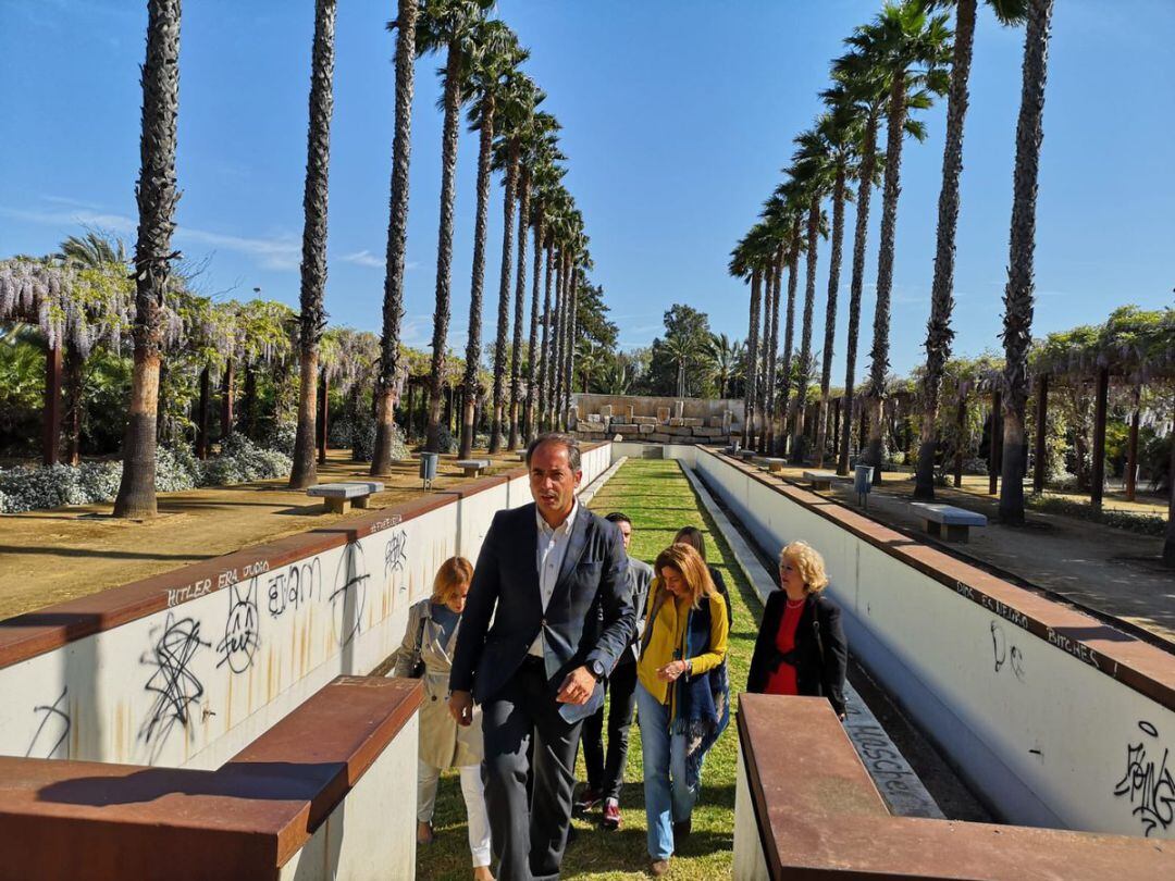 Antonio Saldaña, PP, durante su visita al Jardín Escénico
