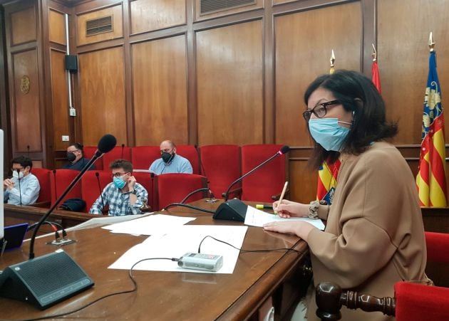 Lucía Gadea ha moderado el debate de ecuador de legislatura de Radio Alcoy