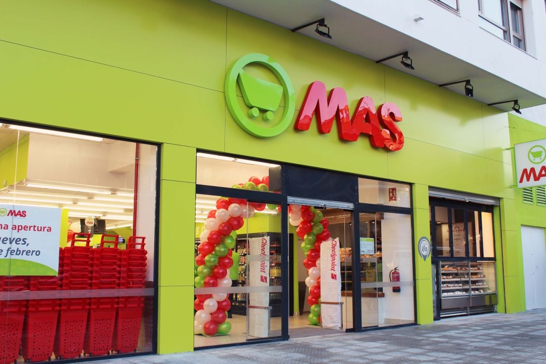 Fachada del nuevo supermercado MAS