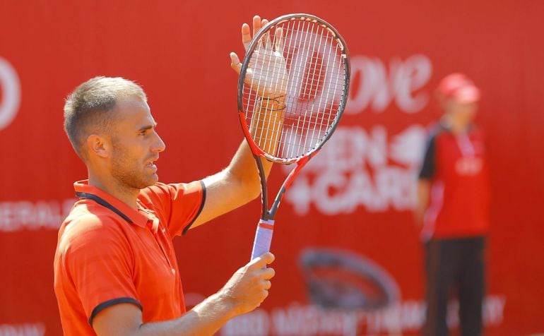 Marius Copil celebra su victoria de dobles en el torneo de Bucarest