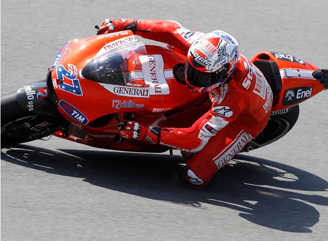 Stoner rueda en el circuito de Laguna Seca