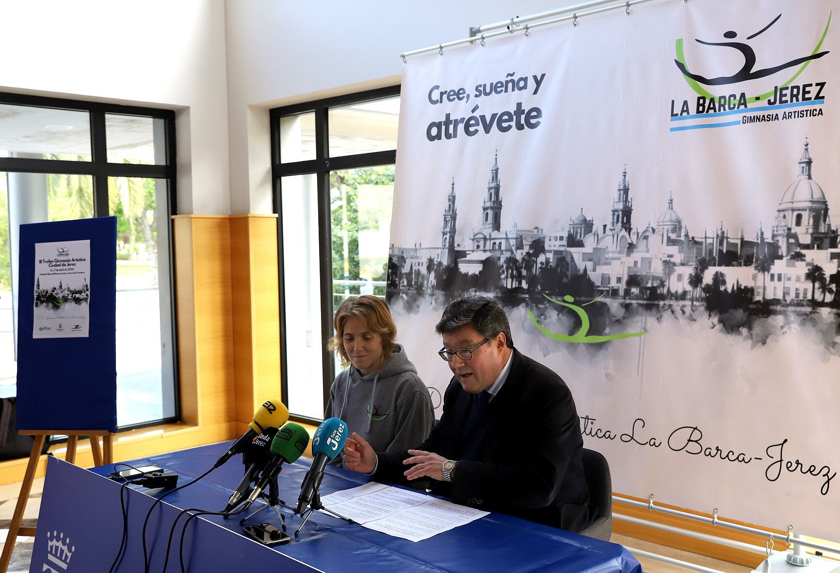 José Ángel Aparicio y Marta Pi durante la preentación del Trofeo