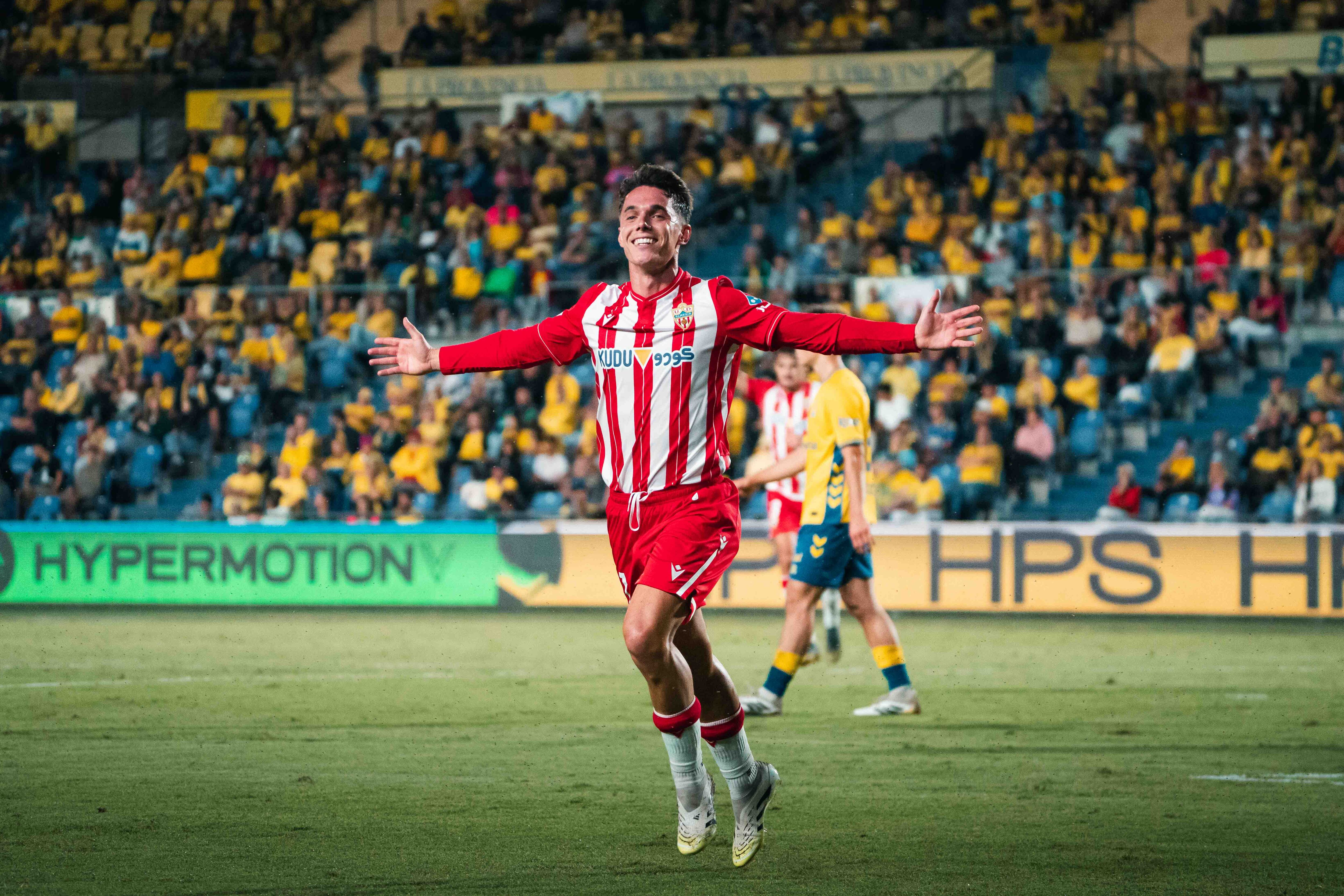Un futbolista de fantasía, de esos que quedan muy pocos en el planeta fútbol, de esos que siempre aparecen cuando hacen más falta que nunca.