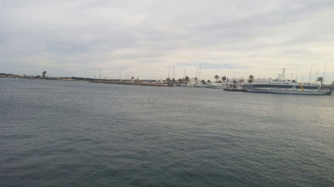 Imagen de archivo del puerto de la Savina