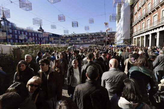 La plaza Mayor de Madrid durante las vacaciones de Navidad