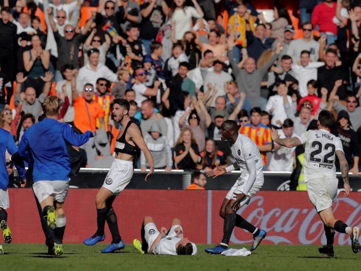 El Valencia vence al Huesca con un gol de Piccini en el descuento