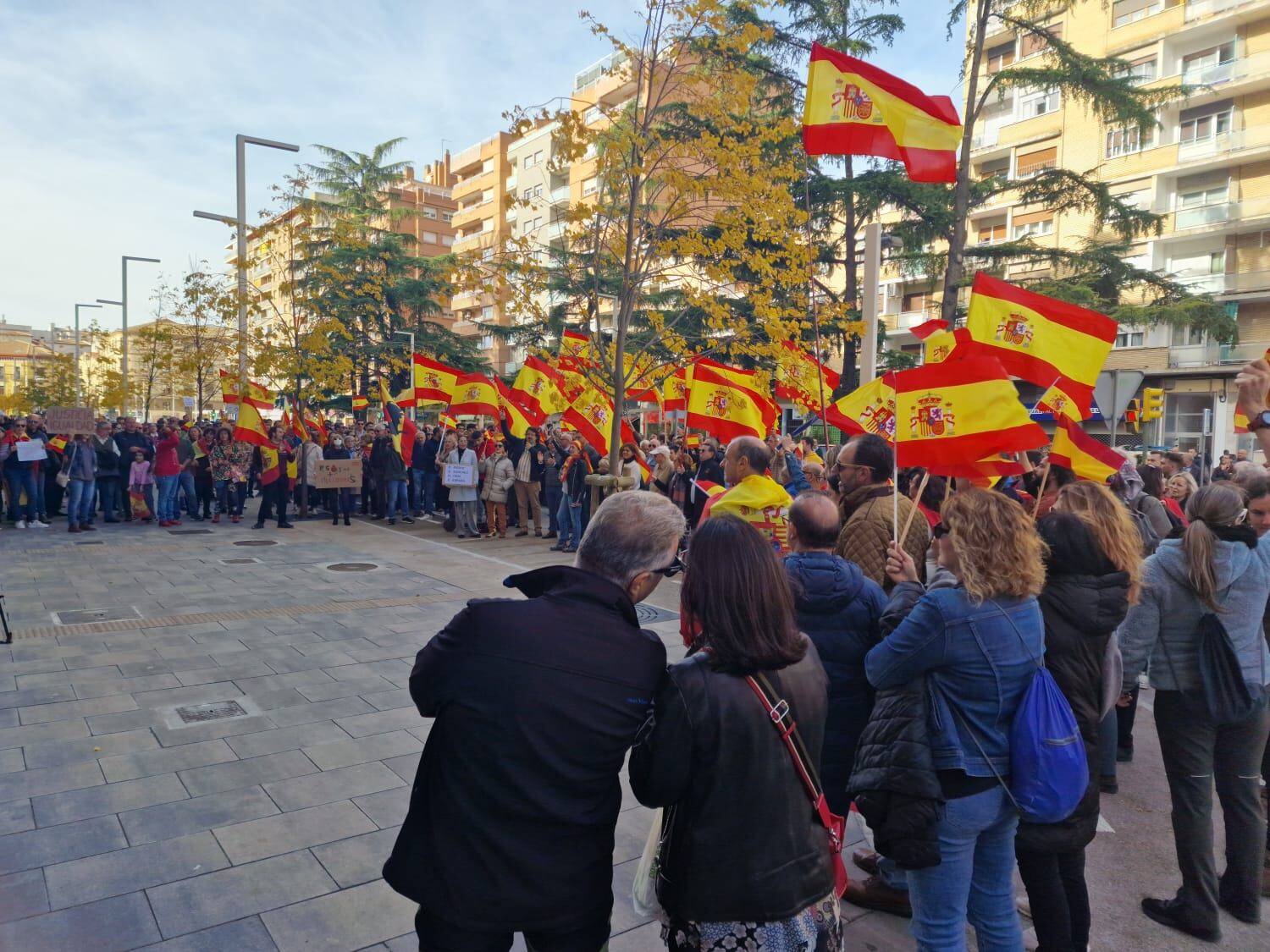 Concentración convocada por Vox a las puertas del PSOE de Huesca