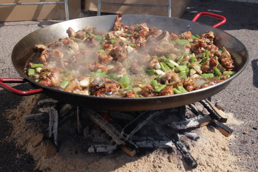 El día de las paellas de Benicàssim reúne a unas 25.000 personas