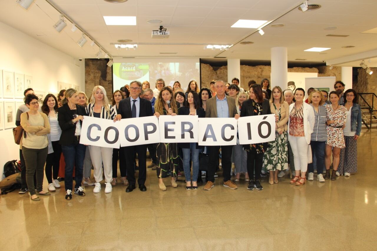 Firma del pacto preelectoral sobre cooperación