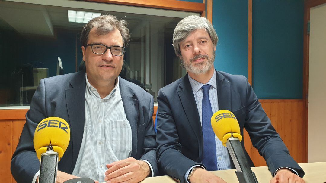 Pablo de Castro y Carlos Pajares en el estrudio de La Ventana de Cantabria 