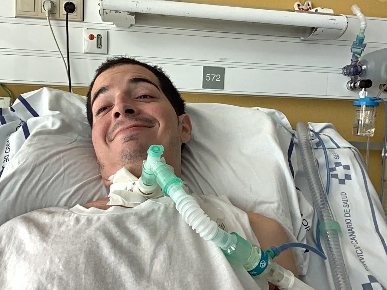 Miguel Planas, en su cama del Hospital Insular de Gran Canaria