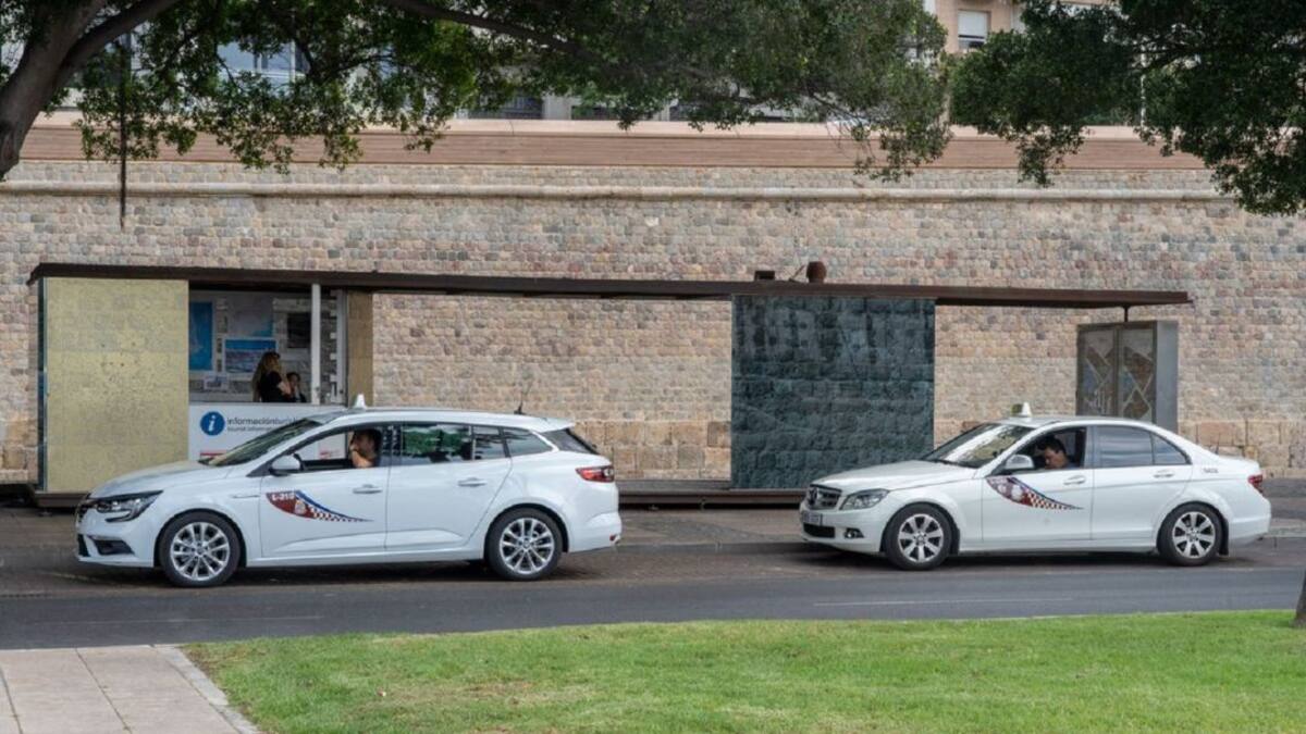 El Ayuntamiento de Cartagena subvenciona con 12.000 euros la colocación de mamparas en los taxis