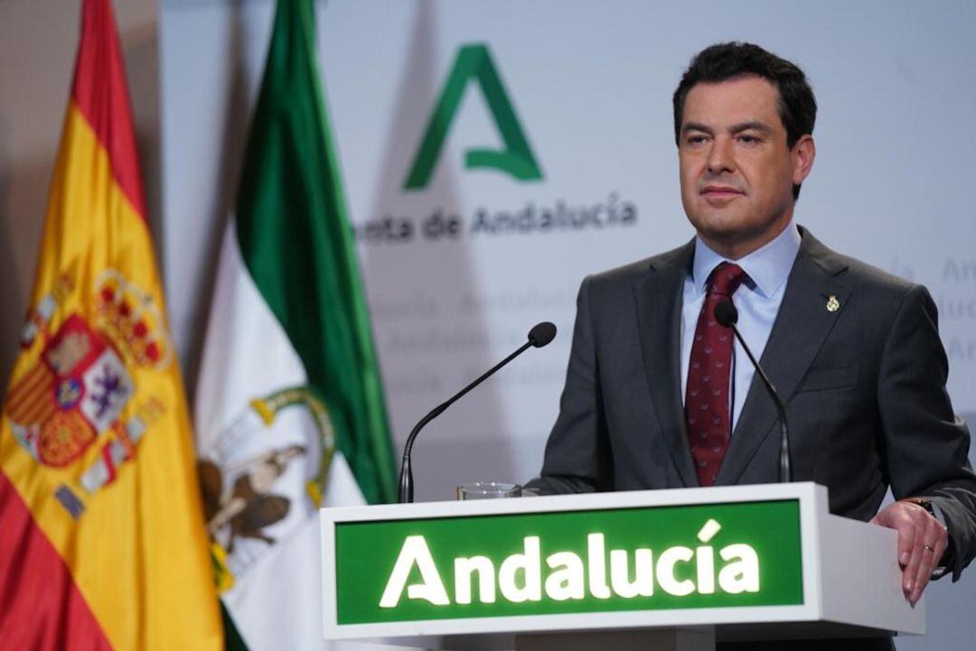 El presidente de la Junta de Andalucía, Juan Manuel Moreno Bonilla, durante su comparecencia de esta tarde