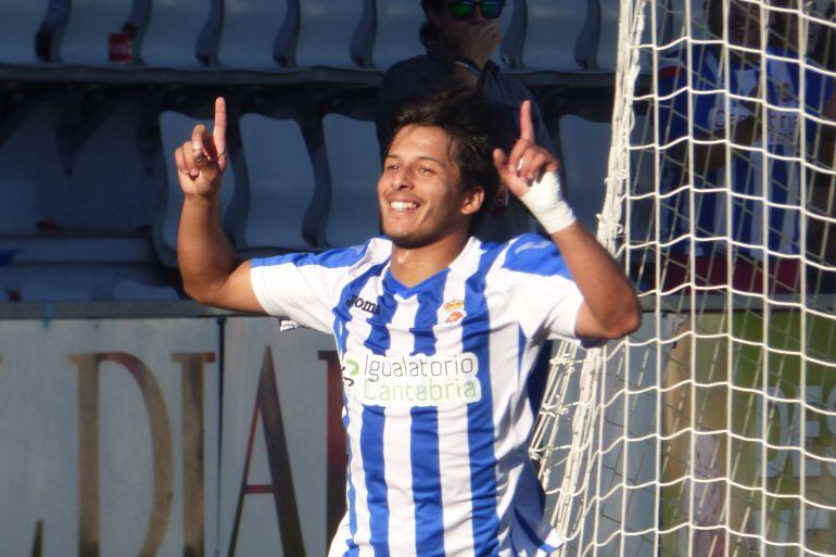 Maxi celebra un gol durante un encuentro de la pasada campaña