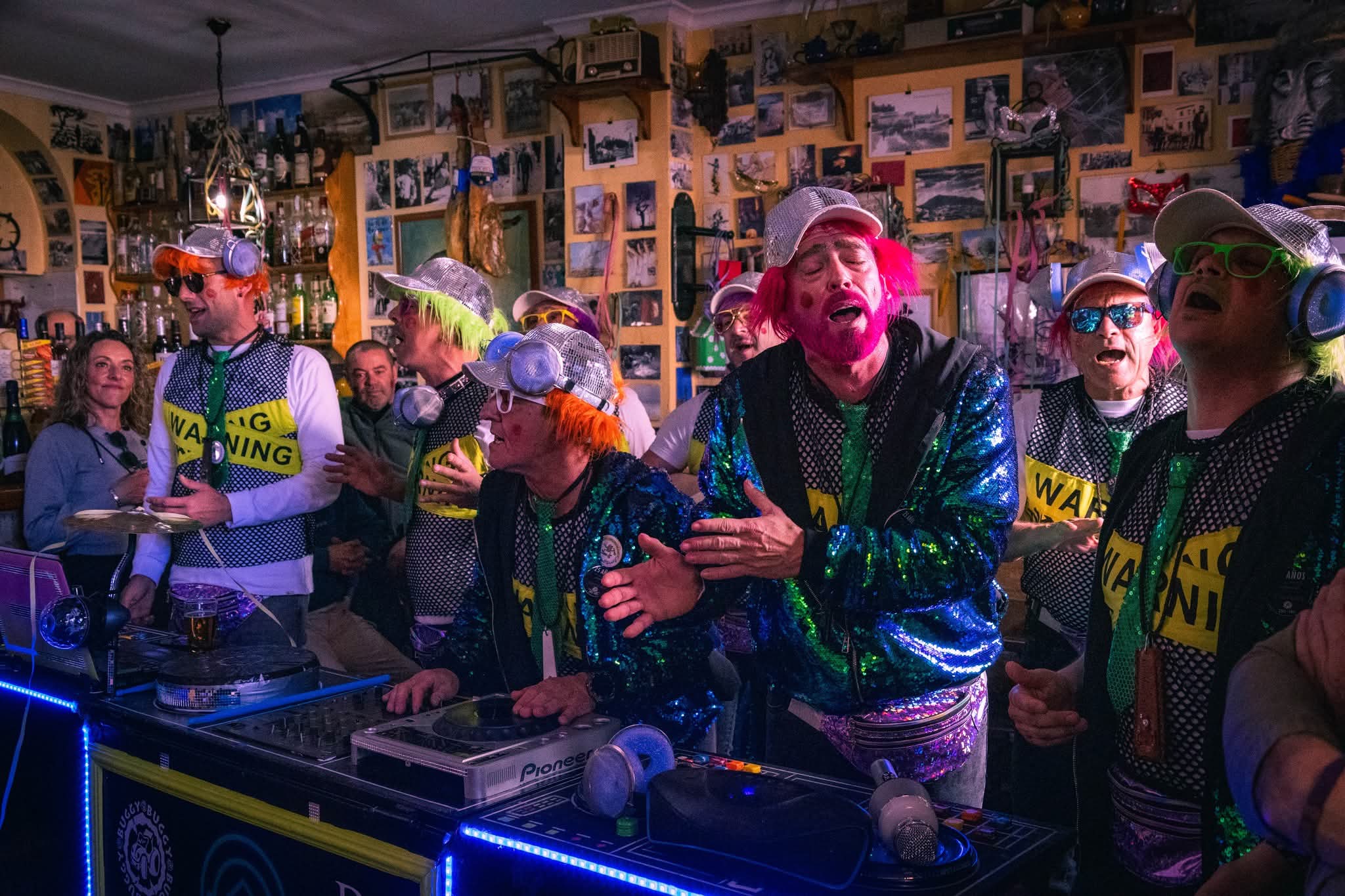 Chirigota Los Tecnocasas (Los Desentonaos). Foto: Fran Guillén