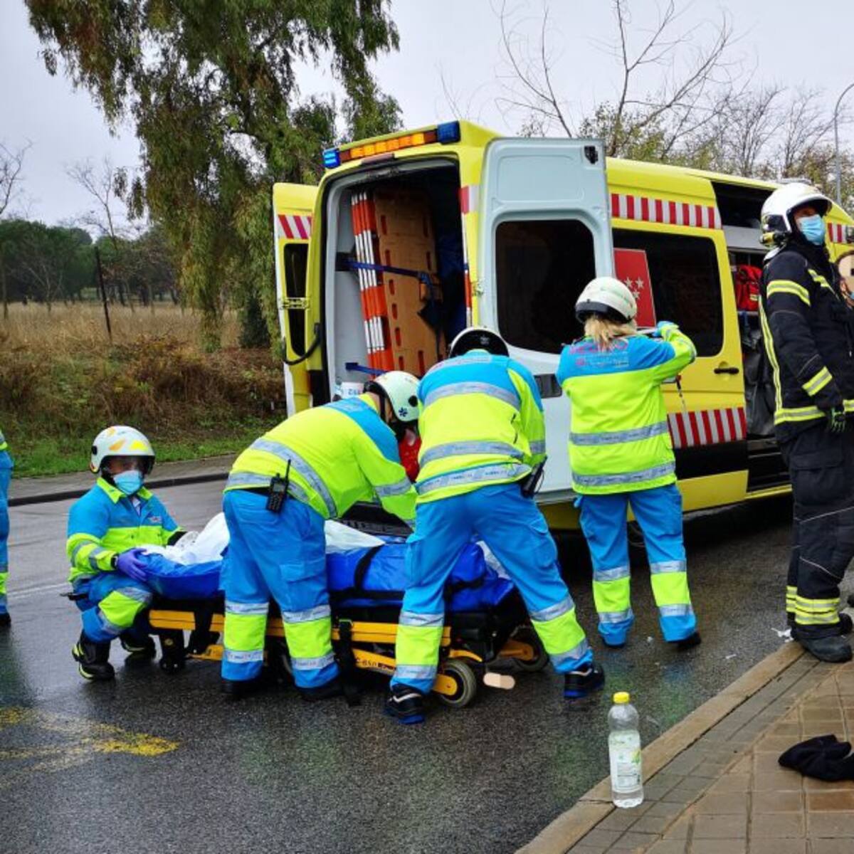 Herido grave un obrero en Fuenlabrada al caerle encima una plancha metálica