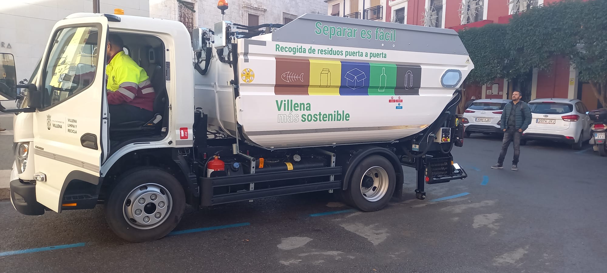 Vehículo de recogida en el casco antiguo