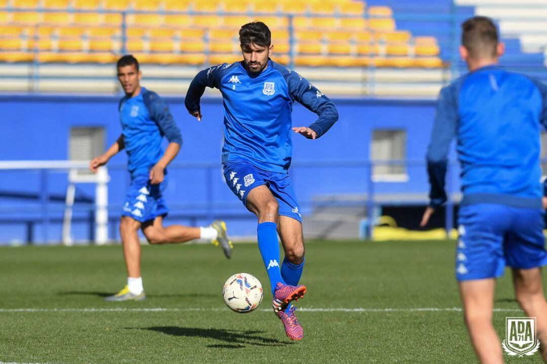 Entrenamiento de la plantilla del AD Alcorcón antes del partido con el Sabadell